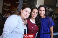  Maricela Mora, Laura Moncada y Daniela Boelsterly.