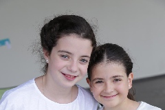  Ana Sofía y Mariana.