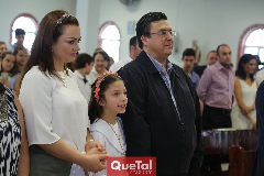  Con sus padrinos.