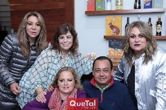  Claudia Hermosillo, Begoña Cuanda, Carla Serna, Sole Piñero y Alejandro Padilla.