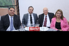  Miguel García, Alejandro García, Miguel García y Yolanda Figueroa de García.