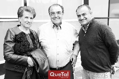  Raquel, Jorge Razo y Eduardo Razo .