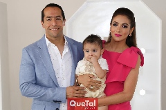  Víctor Zárate, Mateo y Paulina Flores .