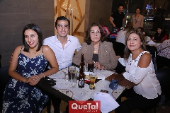  Marisa González, Luis Alcocer, Sra Cazares y Liz Cazares.