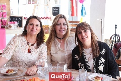  Roxana González, Gabriela Lozano y Carmelita Leos.