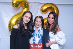  Natalia Leal, Gloria Rosillo y Gloria Leal.
