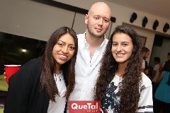  Sandy López, Manuel Del Valle y Marlú Estrada.