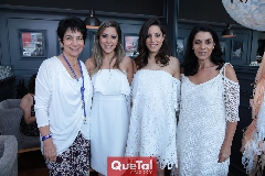  Roxy González Santacruz, Lorena Navarro, Alina Navarro y Alicia Lorenzo de Navarro.
