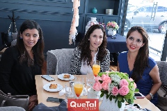  Sonia Yáñez, Genoveva Flores y Mafer Villa.