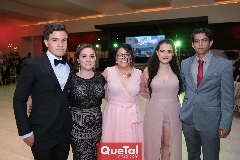  Enrique Vázquez, Narda Zepeda, Elizabeth Santos, Selenia Orantes y Fernando Zapata.