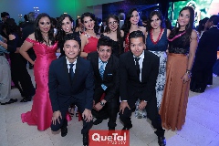  En la pista de baile.