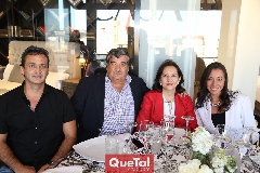  Juan Carlos Torres, Víctor Torres, Adriana Rosales y Mayra Sotomayor.