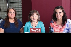  Lore Gómez, Martha Vázquez y Rosa Elena Varona.