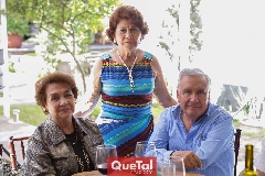  María, Luz Elena Villalobos y Manuel Martínez.