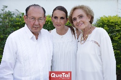  Rafael, Cristina y Toyita Villalobos.