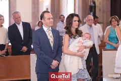  Carlos Velázquez y Anna Lorca con su hijo Gerónimo.