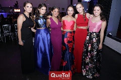  Claudia, Vale, Isa, Mariana, Emilia y María Inés.