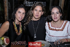  Pelusa Ávila, Daniela Benavente y Nancy Puente.