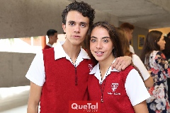 Santiago Pérez y Mariana Anaya .