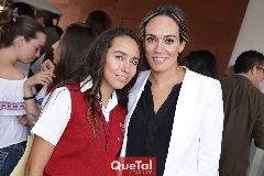  Ana Paula Méndez y Berenice Cortez.
