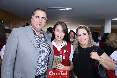  Ricardo Oliva, Ana Sofía y Mayte Oliva.