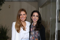  Joselyn Cano y Paulina García .