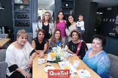  Carla Serna, Ale Castillo, Lucha Hernández, Marcela Serna, Damaris Navia, Lupita Gutiérrez de Hernández y Esperanza  Arredondo.