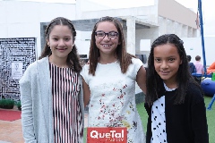  Ximena, Fernanda y Ana.