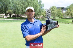  El ganador de la tercera fecha del torneo, Andrés García.