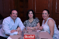  Héctor Hinojosa, Marcela y Alicia del Peral.