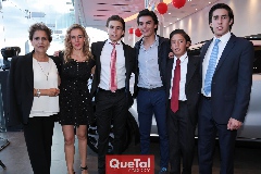  Carmelita Torres, Mónica Torres, Óscar, Jaime y Juan Pablo Ruiz y Rubén Torres.