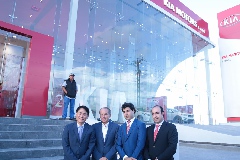  Tae Jin Park, Director de KIA Motors México, Juan Manuel Carreras, Gobernador del Estado, Gabriel Torres López, Director General de KIA y Gustavo Puente Orozco.