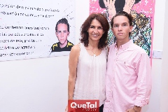  Claudia Canales y su hijo Bosco Gómez.