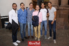  Bosco Gómez y sus amigos .