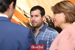  José Zendejas .