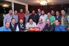  Daniel Carreras con sus amigos.