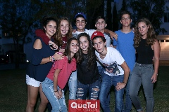  Montse, Ana Isa, Mario, Santi, José Emilio, Joaquina, Isa, Sofi y Silos.