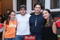  Nuria Manzo, Mau Schekaibán, Juan Pablo Arriaga y Marijó Duque.