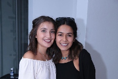  Fernanda Eraña y Becky Carrillo.