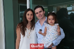  Alejandra, Juan Carlos y Julia Flores.