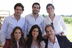  Familia Gómez-Urquiza.