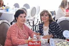  Luisa Sanders y Leticia Escudero.