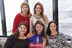  Martha, Flor Maza, Verónica, Gloria y Raquel Casas.