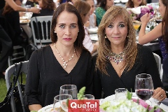  Vero Suárez y Cristina Córdova.
