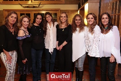  Patricia Gaviño, Tayde Gaviño, Yolanda Álvarez, Paty Gómez, Elena Gaviño, Lucila Gaviño, Ana Isabel Gaviño y Mónica Gaviño.