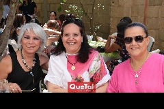  Martha Díaz de León, Gaby Espinosa y Claudia Jonguitud.