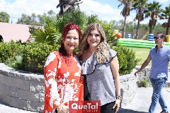  María Antonieta Contreras y Paola Flores.