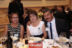  Estela Gómez, Alma Zapata y Raymundo Nava.