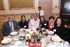  Alberto López, Verónica Castillo, Yolanda Rivera, Leticia Ramírez, Coco Carrillo y Magdalena Ávila.