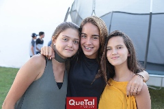  Vale, Pía y Carola.